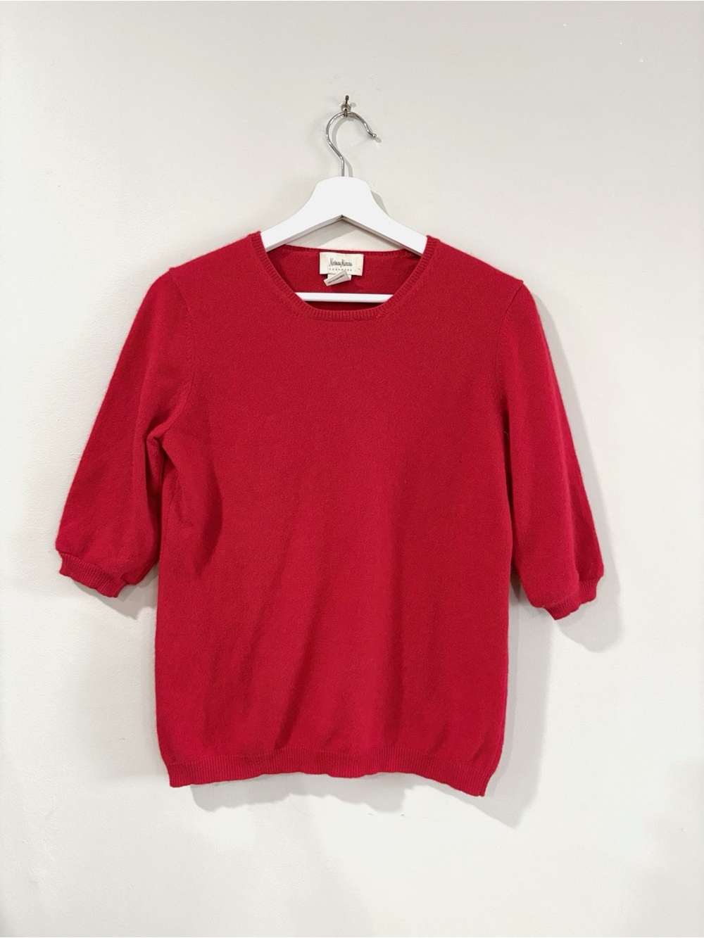 Neiman Marcus Cashmere Sweater Women M Red 100% Cashmere Quiet Luxury Top